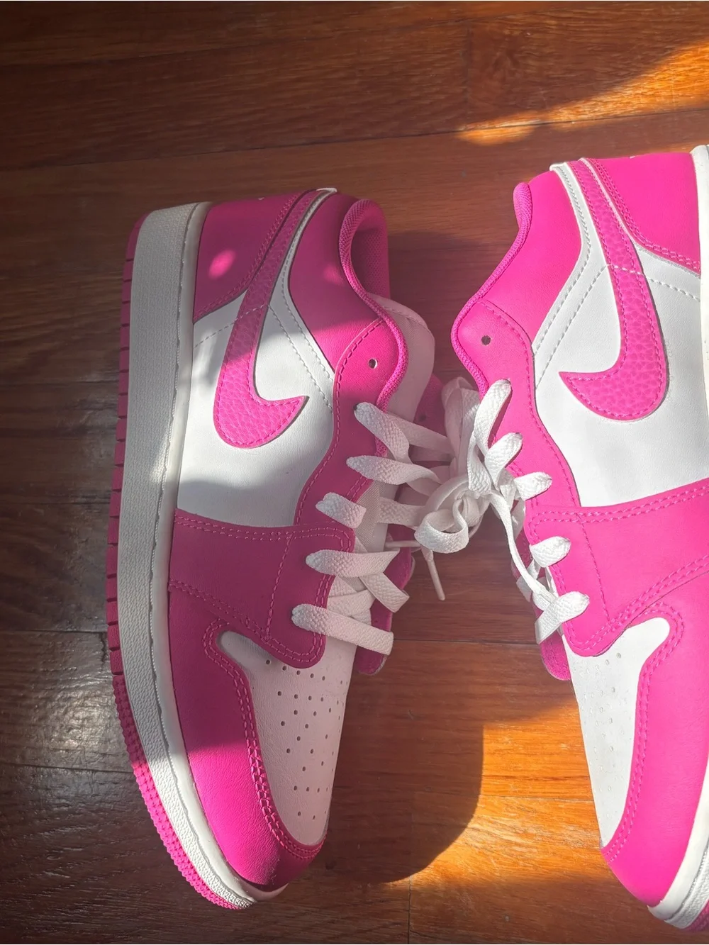 Nike Kids White and Hot Pink Low-Top Sneakers